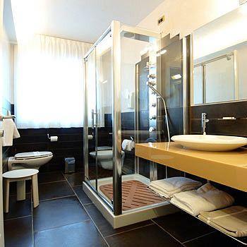 Dante Aparthotel 4*