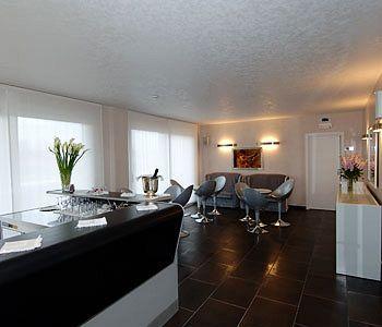 Dante Aparthotel 4*