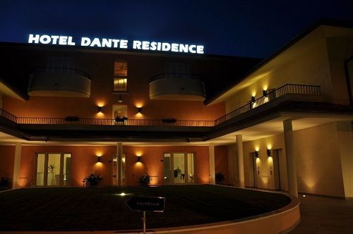 Dante Aparthotel 4*